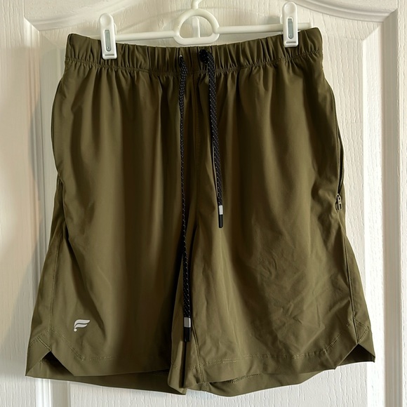 Men’s Small Olive Green Fabletics Athletic Shorts (no liner) - Picture 1 of 3